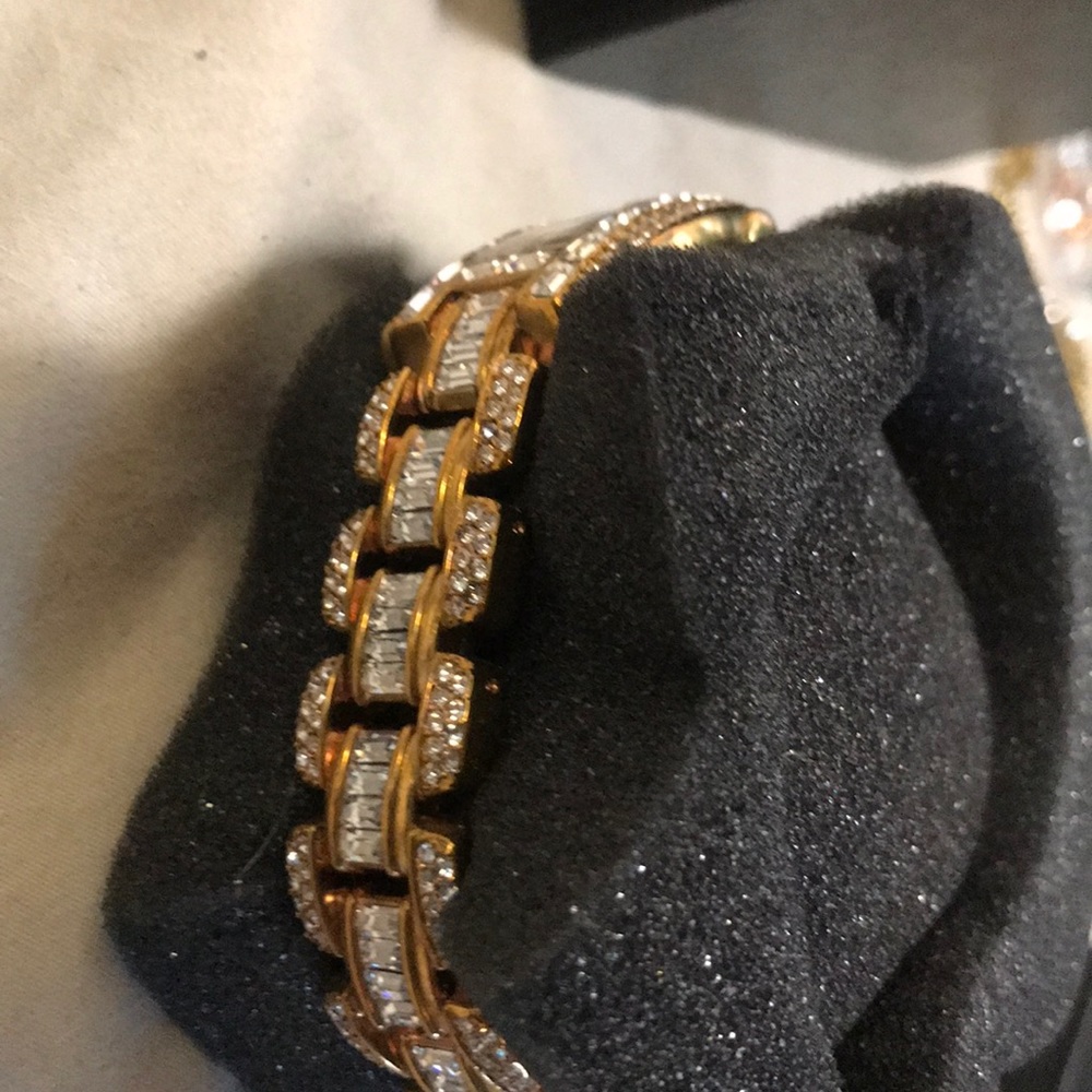 watch - Picture 3 of 4